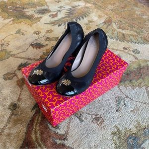 Tory Burch Jolie Logo Leather 75mm Classic Pumps